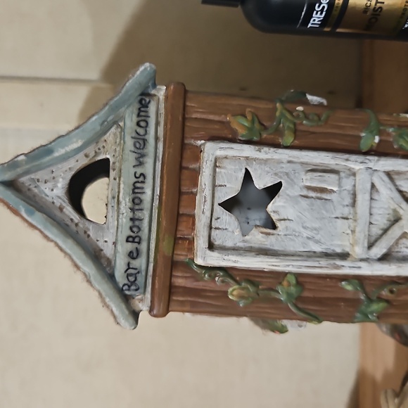 Outhouse Light - Picture 2 of 5